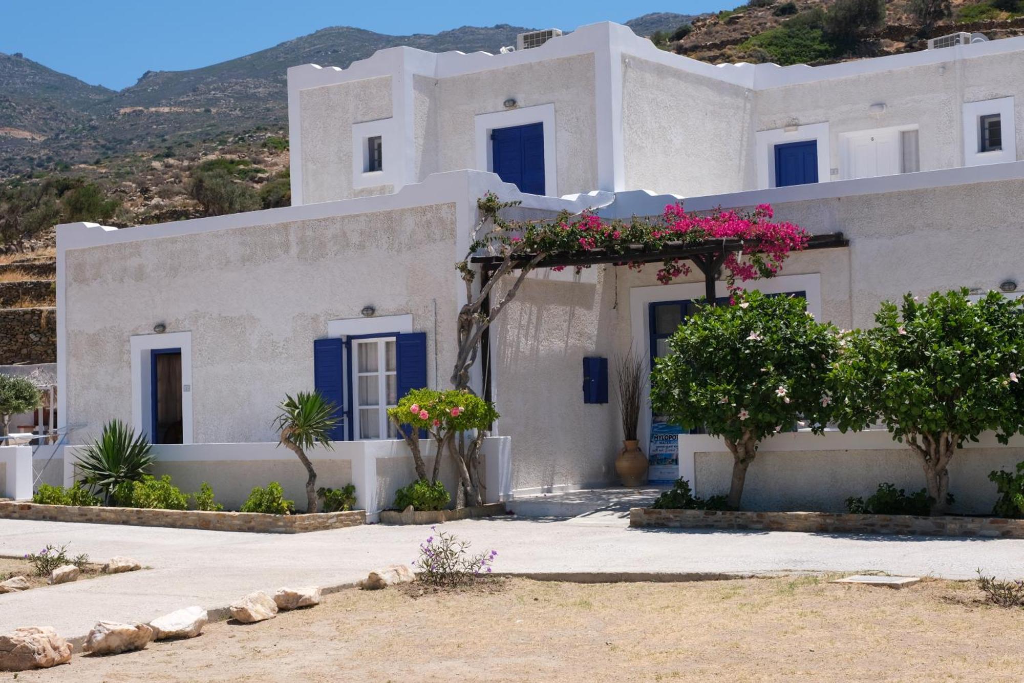 Aparthotel Paradise 3*
