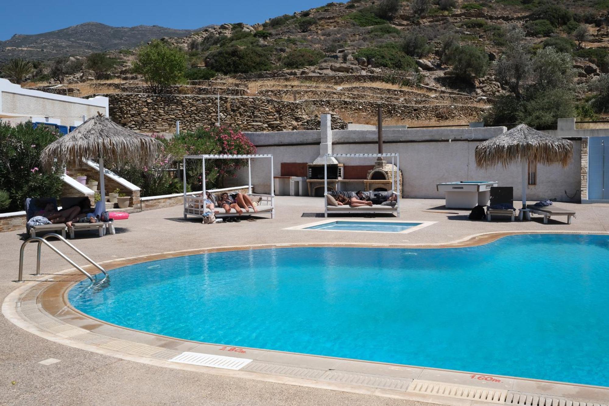 Paradise Aparthotel