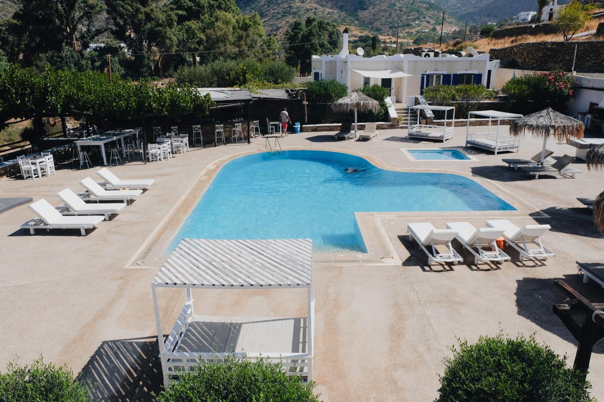 Paradise Aparthotel Mylopotas
